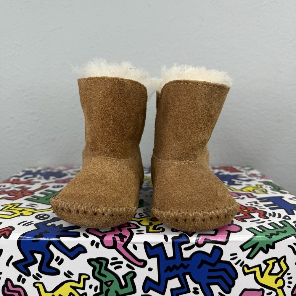 UGG Classic Short Boots Baby/Toddler Size 0/1 NO BOX - Picture 3 of 8